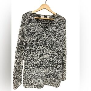 Mary Jane by Marcasiano Sweater Top Black and White Woven Long Sleeved V Neck S